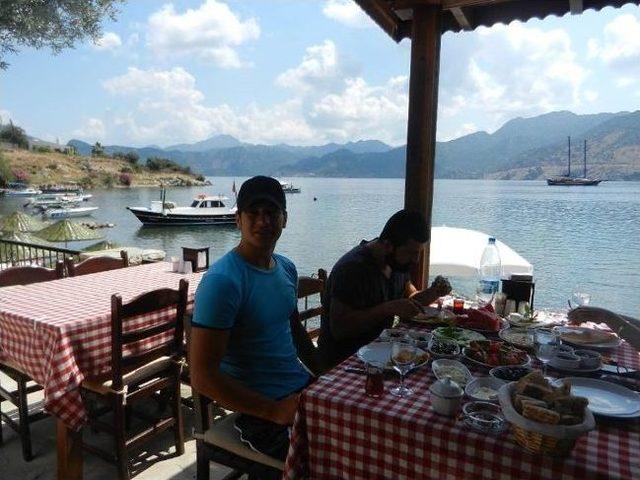 Çağatay Ulusoy Tatil İçin Marmaris’i Seçti