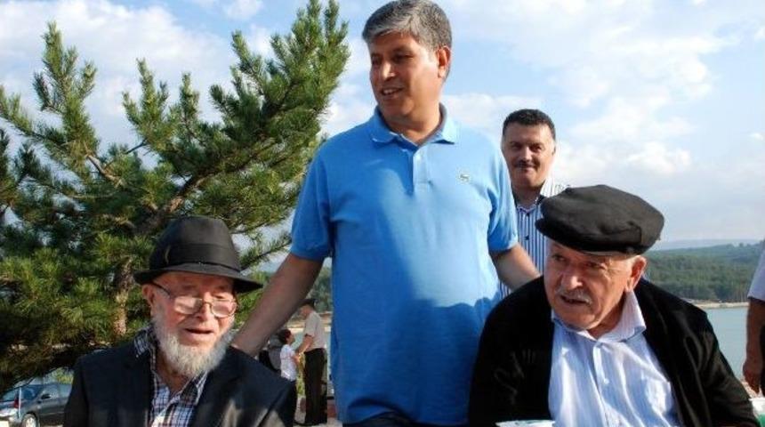 G&ouml;lpark'ta Huzur Evi Sakinlerine Babalar G&uuml;n&uuml; Etkinliği