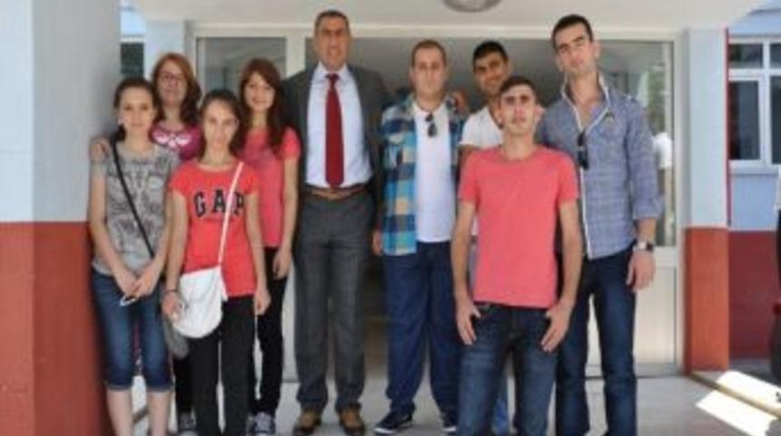 İlk Gen&ccedil;lik Kafilesi Yola &Ccedil;ıktı