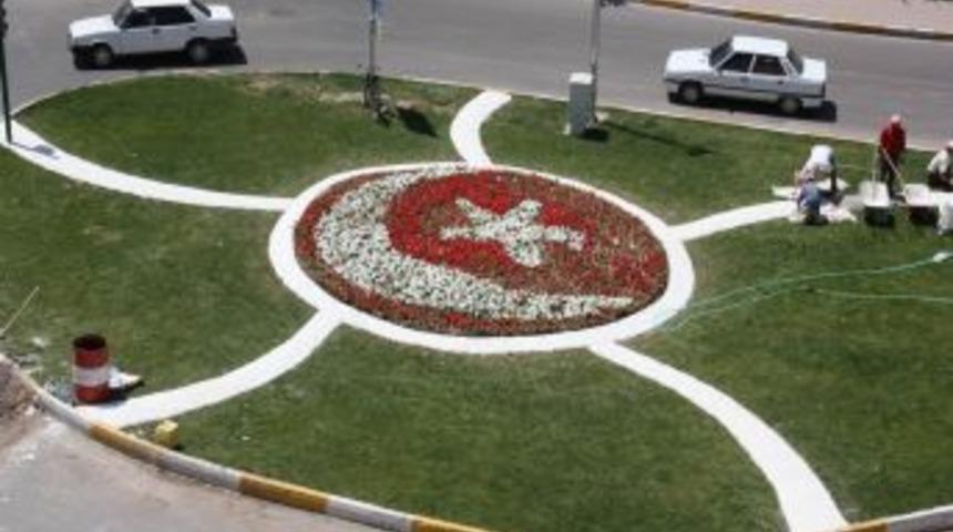 Aksaray&rsquo;da Kavşaklar Ay Yıldız