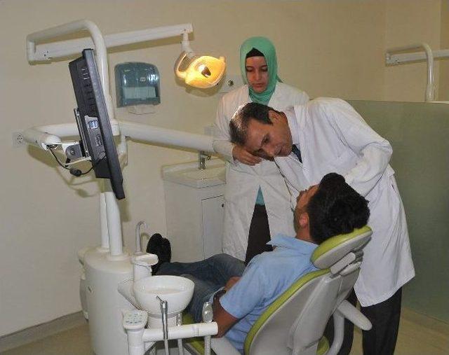 Diş Hekimliği Fak&uuml;ltesi&rsquo;nden &Ouml;nemli Hizmet 1