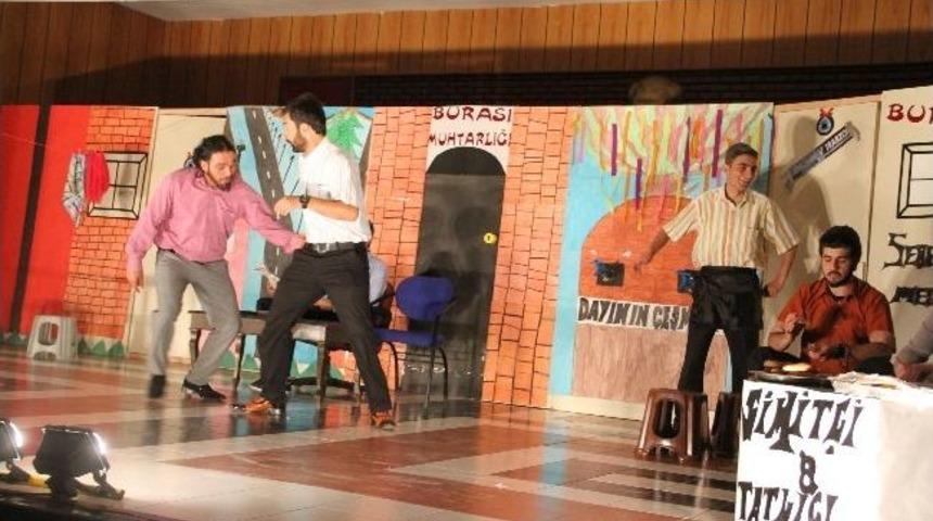 Ardahan'da &rsquo;&rsquo;melek&rsquo;&rsquo; Adlı Tiyatro Oyunu Sahnelendi