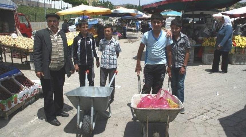 Bu &Ccedil;ocuklar İ&ccedil;in Okul Bitti, &Ccedil;alışma Mesaisi Başladı