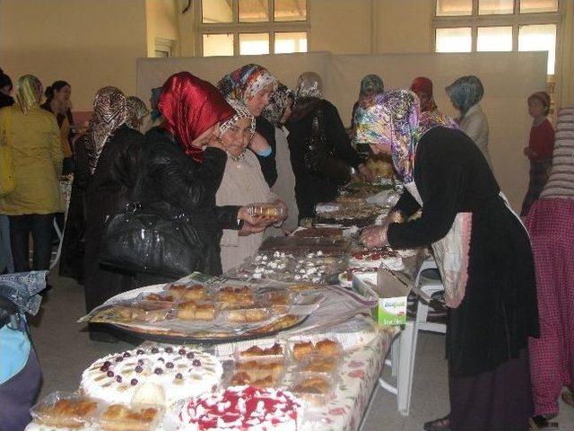 Sorgun da Muhta&ccedil; &Ouml;ğrenciler Yararına Kermes D&uuml;zenlendi 1