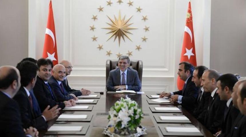 Cumhurbaşkanı G&uuml;l, Erciyesspor Y&ouml;netimini Kabul Etti