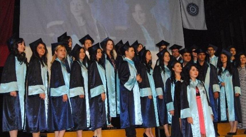 &Ouml;demiş Sağlık Y&uuml;kseokulu'nda Mezuniyet Coşkusu