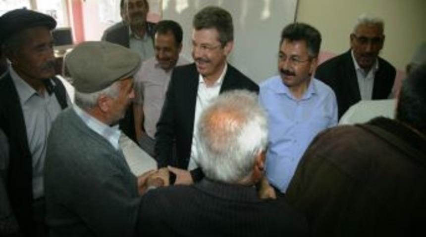 H&uuml;seyen Akay'ın &Ccedil;ift&ccedil;i Ziyaretleri S&uuml;r&uuml;yor