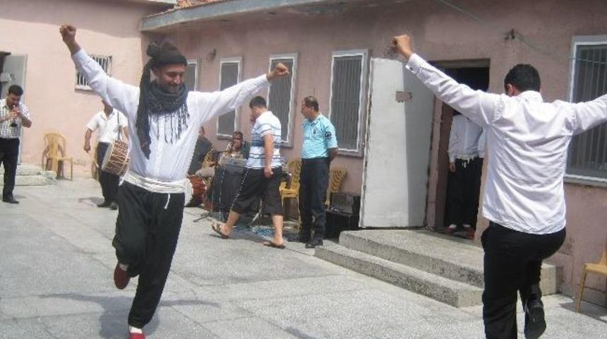 Samandağ'da H&uuml;k&uuml;ml&uuml;lere Halk Oyunları Kursu