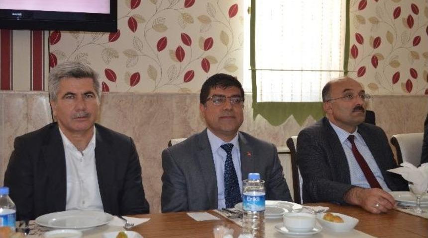 Kastamonu Milli Eğitim M&uuml;d&uuml;r&uuml; Bekir Aksoy;