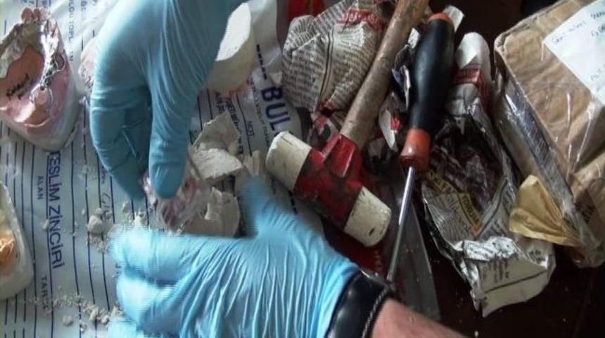 Kars&rsquo;ta Uyuşturucu Tacirlerinin Şaşırtıcı Y&ouml;ntemi Polise Takıldı