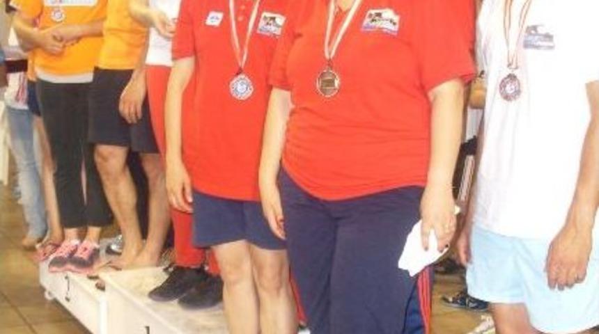 Bodrum Y&uuml;zme Ve Su Sporları Kul&uuml;b&uuml; Başarıyı Gelenekselleştirdi