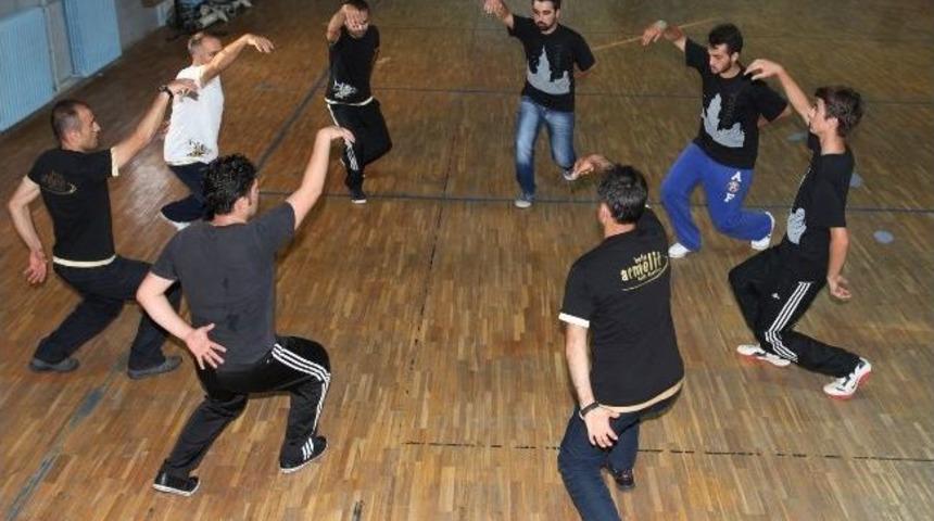 Bolulu Dans&ccedil;ılar Cezayir'e Gidiyor