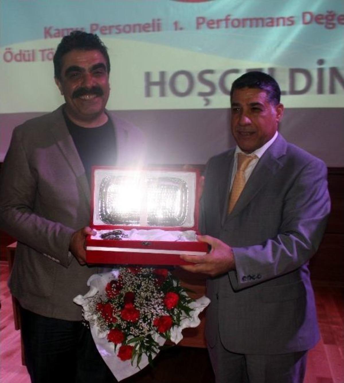 Performans Değerlendirme &Ouml;d&uuml;lleri Verildi