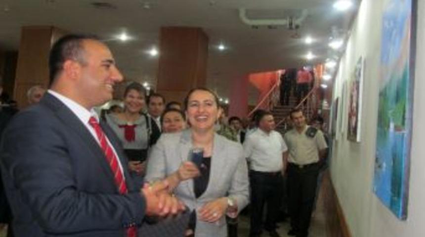Hınıs'ta Ilk Resim Sergisi A&ccedil;ıldı