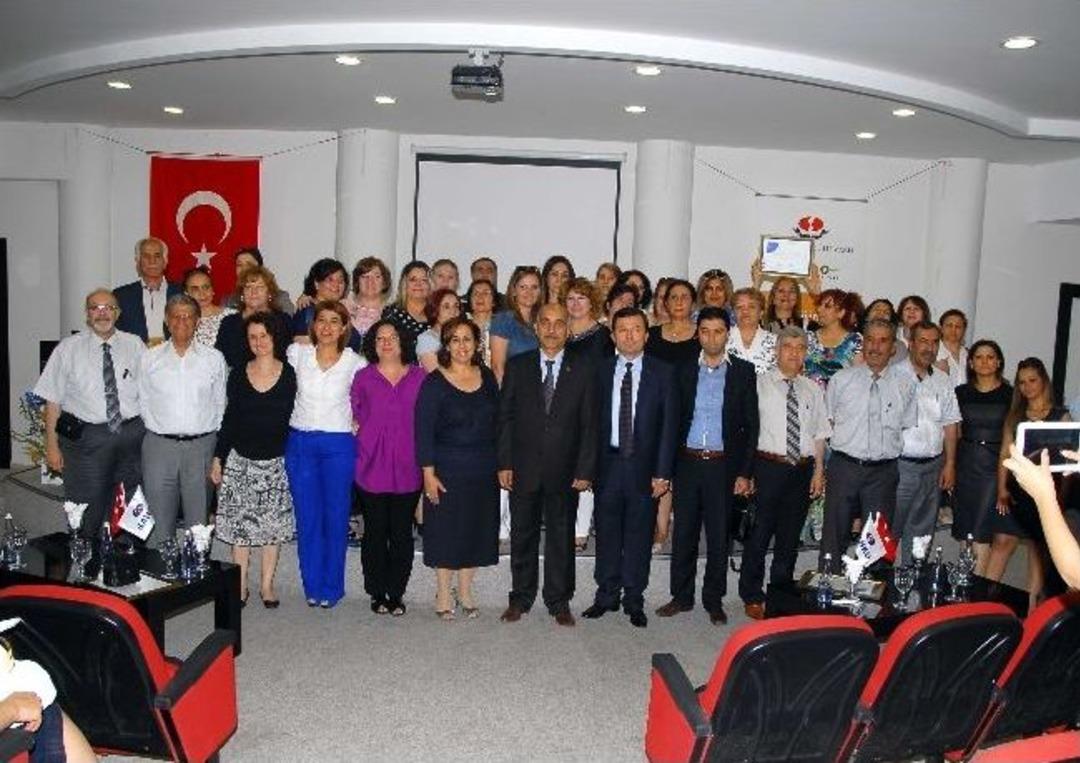 G&ouml;n&uuml;ll&uuml; &Ouml;ğretici Teşekk&uuml;r T&ouml;reni