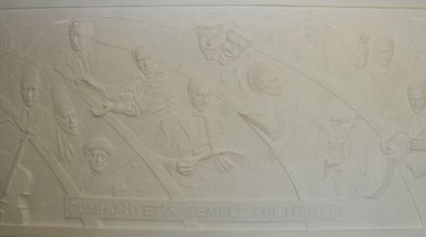 T&uuml;rk M&uuml;zik K&uuml;lt&uuml;r&uuml;ne Hizmet Edenler R&ouml;lyefi B&uuml;y&uuml;k İlgi G&ouml;rd&uuml;