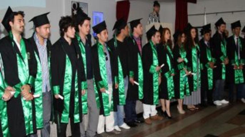 Karam&uuml;rsel Barbaros Denizcilik Y&uuml;ksekokulu Ilk Mezunlarını Verdi