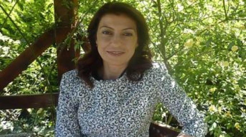 AK Partili vekilin oğlu ve yeğeni cam kırığından yaralandı