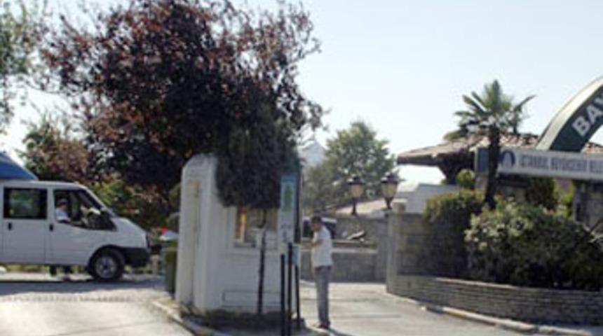 Eşini &ouml;ld&uuml;r&uuml;p intihar etti