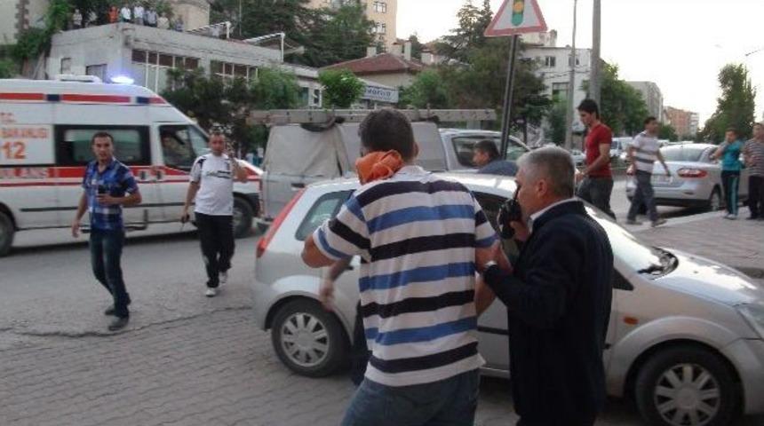 Bı&ccedil;aklanan Şahsın Hasmını Kovaladığı Anlar Kamerada