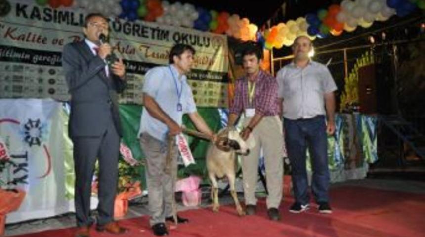 Kasımlı Okulu Yararına Ko&ccedil; A&ccedil;ıkartırma ile satıldı