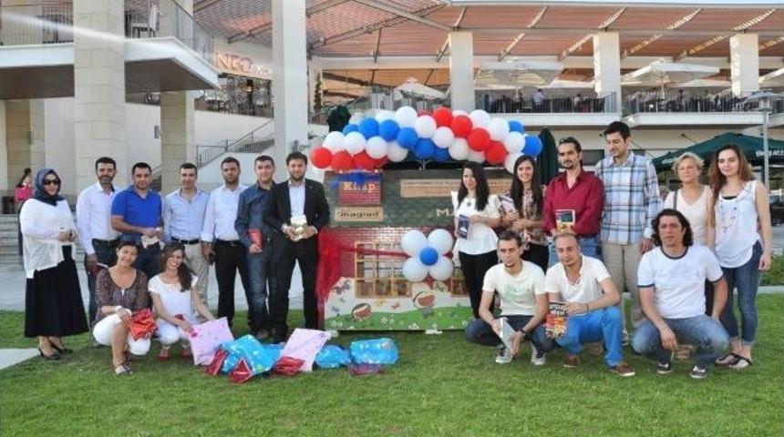 Manisa'da Kitap Ve Oyuncak Kumbarası Kampanyası