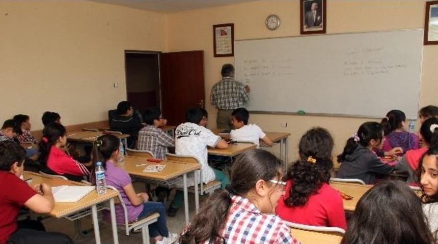 Ar&uuml;&rsquo;de &ldquo;ingilizce Yaz Kursu&rdquo; Başladı