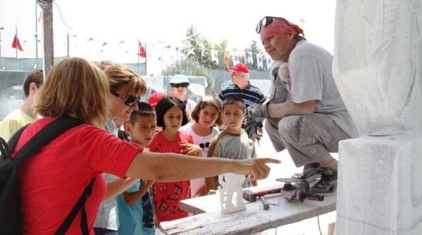 Geleceğin Sanat&ccedil;ıları Taş Heykel Sempozyumu&rsquo;nda
