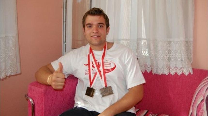 Kağıtsporlu Atlatlere, Avrupa Kapısı G&ouml;r&uuml;nd&uuml;