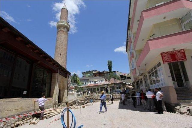 Başkan Polat, Ulu Bahçe Çalışmalarını Yerinde İnceledi