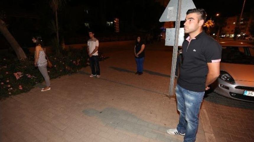 Sel&ccedil;uk'ta Duran Adam Eylemine Destek