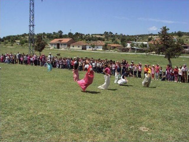 Köyde Uçurtma Şenliği