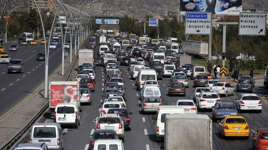 Yollarda 17,4 Milyon Ara&ccedil; Dolaşıyor