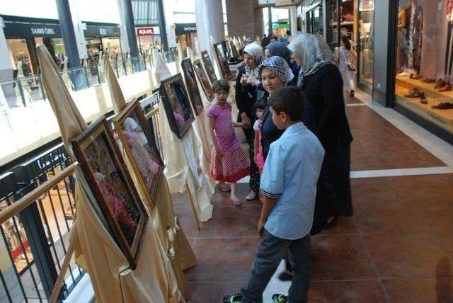 Osmanlı Padişah Tuğraları Nakış İle İşlendi