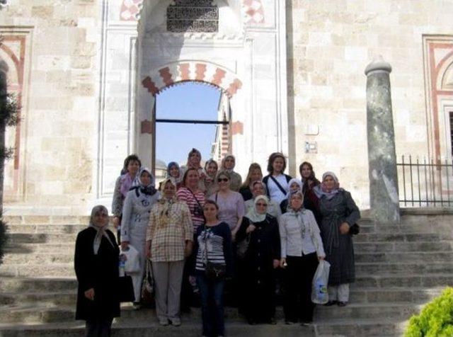 Kuran Kursu Kursiyerleri Edirne’deki Tarihi Ve Kültürel Mekanları Ziyaret Etti