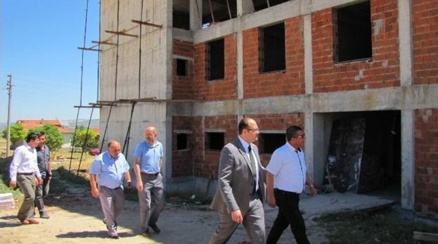 Kaymakam Ve Belediye Başkanı, Yurt İnşaatını İnceledi