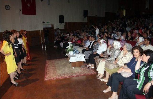 Elazığlı &Ouml;ğrenciler, Tasarladıkları Kıyafetleri Sergiledi 2