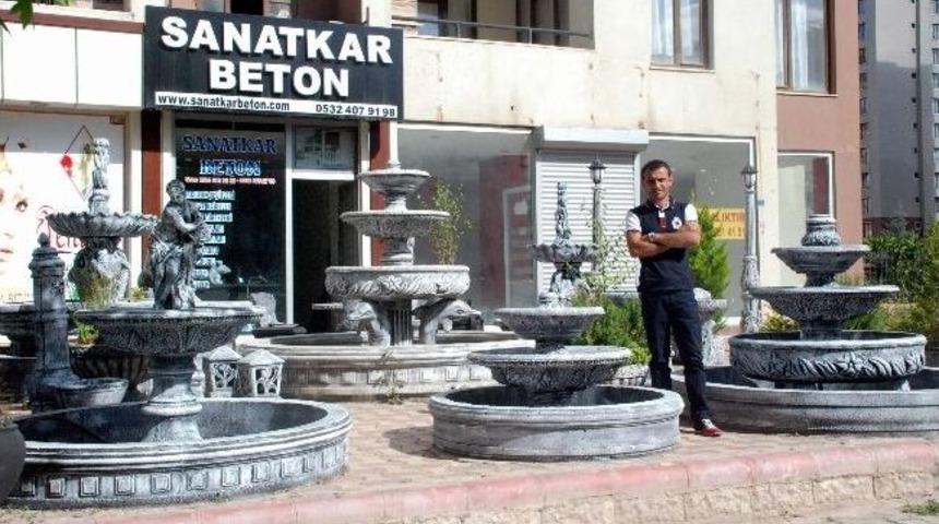 Betona Sanat Veren Adam Kdp Logolu Bank &Uuml;retti