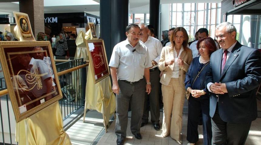 Osmanlı Padişah Tuğraları Nakışla Işlendi
