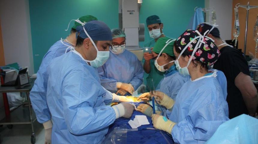 Tansiyon Hastasına Şah Damarı Operasyonu