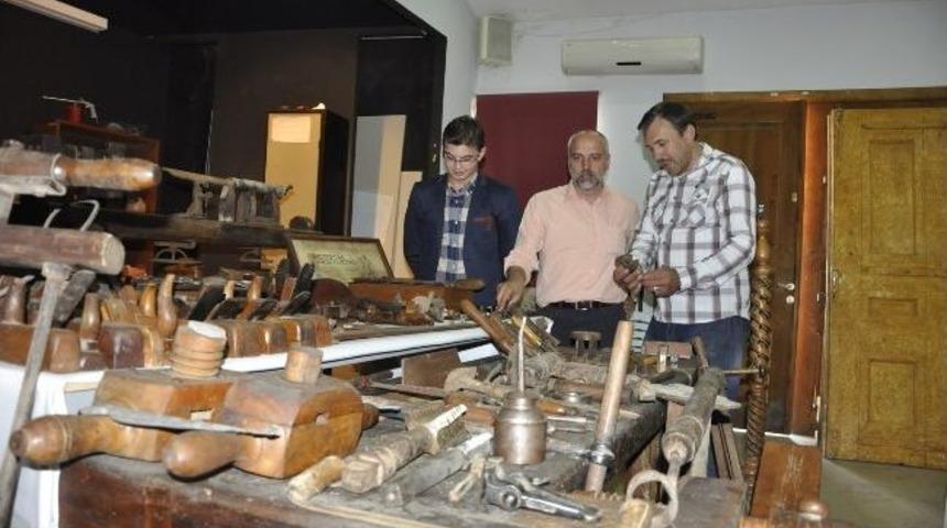 Mobilya M&uuml;zesine İlk Bağış