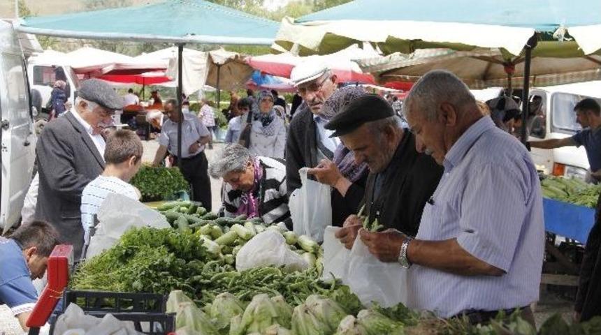 K&ouml;y Pazarına İlgi Artıyor