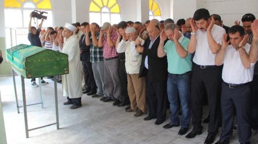 Karab&uuml;k Belediye Meclis &Uuml;yesi Son Yolculuğuna Uğurlandı