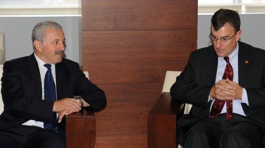 Avustralya Büyükelçisi Biggs, U20 Dünya Kapısı Için Trabzon'da