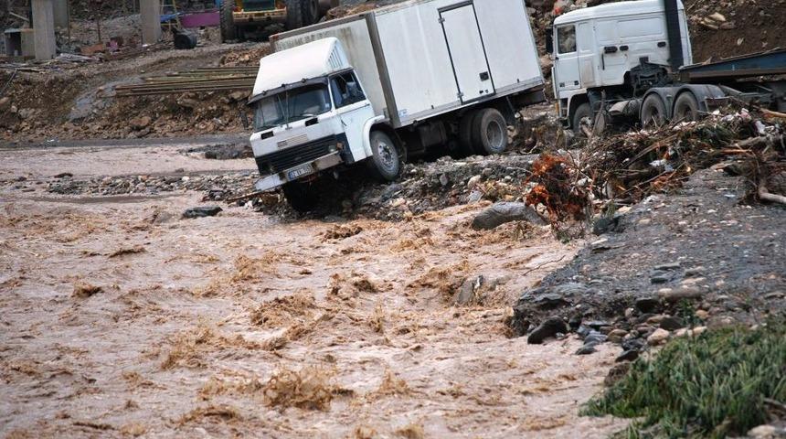 Ordu'daki Sel Bir Kişinin &Ouml;l&uuml;m&uuml;ne Sebep Oldu
