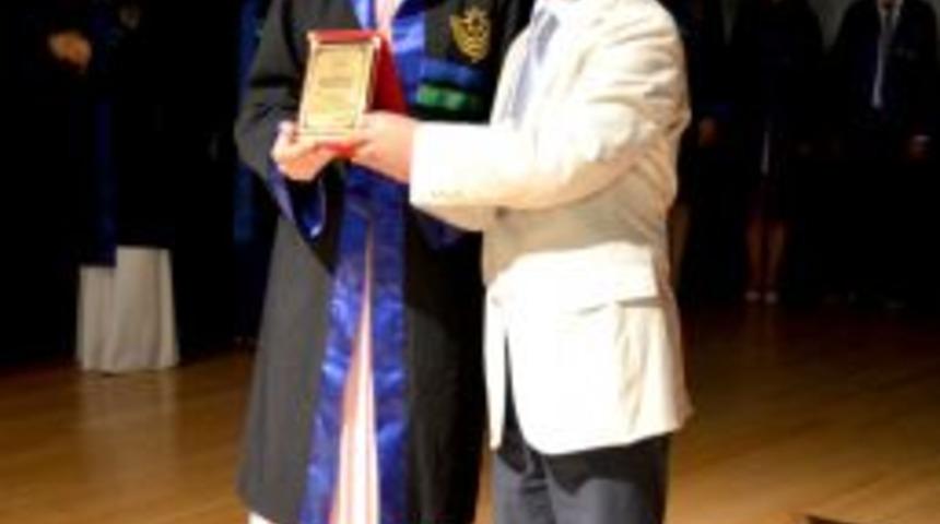 Fizyoterapistlerin D&ouml;nem Birincileri Kız &Ouml;ğrenciler