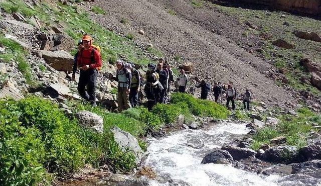 Van daki Dağlar Dağcıların G&ouml;zdesi Oldu 2