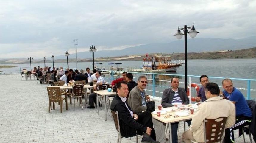 Suşehri Belediye Başkanı Sel, &Ouml;ğretmenler İle Biraraya Geldi