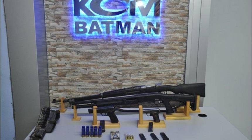 Batman'da Ka&ccedil;ak Silah Ele Ge&ccedil;irildi
