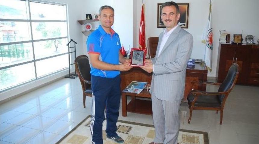 Sırtları Mindere Değmedi